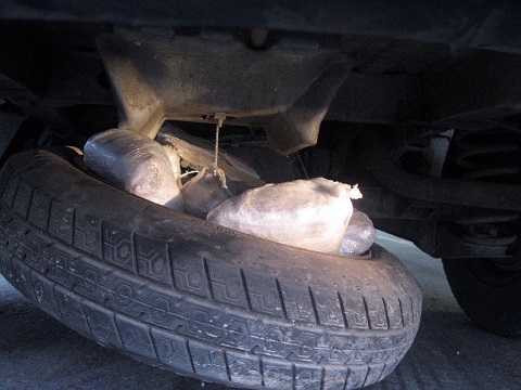 Ma túy thường được giấu trong lốp và khung xe Ma túy thường được giấu trong lốp và khung xe