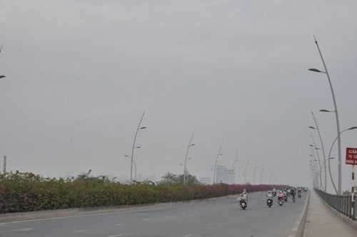 Sương mù xuất hiện nhiều nên việc lưu thông của người dân gặp khó khăn do tầm nhìn bị hạn chế.