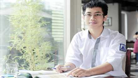 Đào Vũ Quang (lớp 12 chuyên Toán, THPT chuyên Hà Nội Amsterdam) cũng giành giải Nhất môn Toán với tổng điểm 33/40.