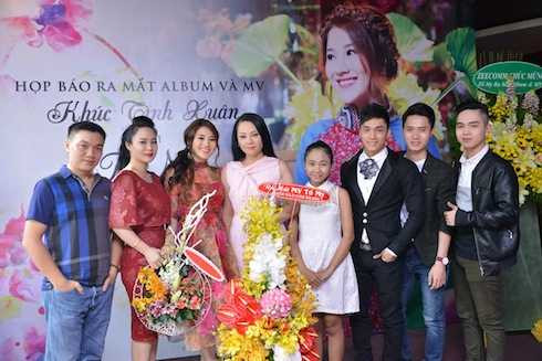 Tố My và các thí sinh 'Solo cùng Bolero'.