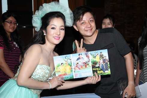 Thuý Nga ký tặng fan.2