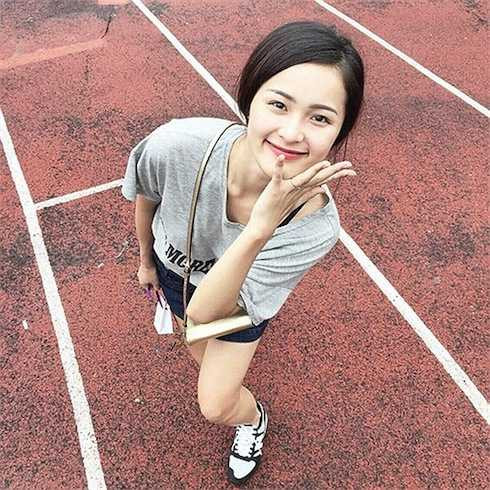 Là một cô nàng chưa có nhiều tiếng tăm trong chuyện đời tư cá nhân, tuy nhiên, sau chuyện đăng hình đôi với Cường đô-la, Hạ Vi chắc chắn được chú ý nhiều hơn.