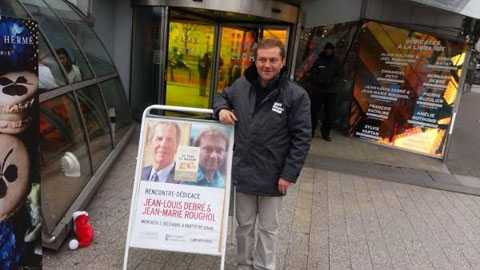 Roughol đề nghị đưa hình ảnh Debré – người bạn bộ trưởng của mình – vào phần giới thiệu cuốn sách như là một sự tri ân.