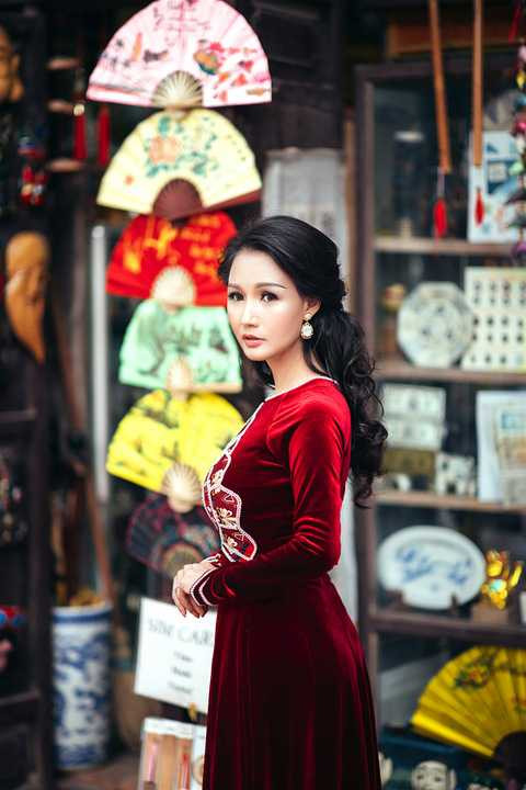 Chị mong tình yêu của mình sẽ lan toả hơn qua các bộ hình như một thông điệp về vẻ đẹp, sắc vóc Hà Thành tới bạn bè muôn nơi.