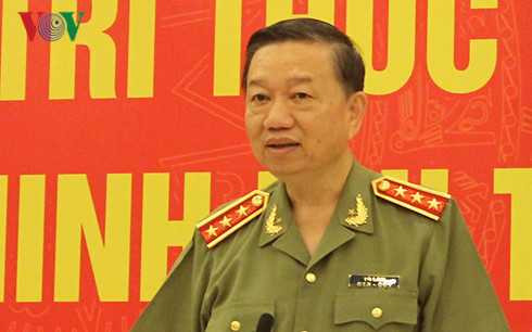 Tiểu sử 19 Uỷ viên Bộ chính trị khoá XII