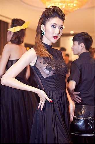 Ngọc Quyên xuất hiện trong một sự kiện với một bộ váy cực kỳ gợi cảm