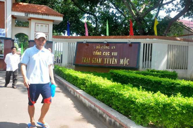 Anh Nguyễn Minh Tiến (38 tuổi, quê Châu Thành, Tiền Giang)- một người được tha tù trước thời hạn ra khỏi trại giam Xuyên Mộc. Anh cho biết, khi về quê sẽ làm nghề lái xe. Ảnh: Đông Hà