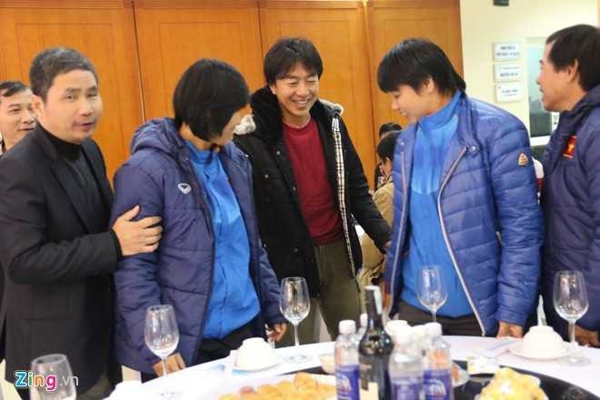 Bị sa thải, HLV Miura vẫn vui vẻ dự tiệc tất niên VFF