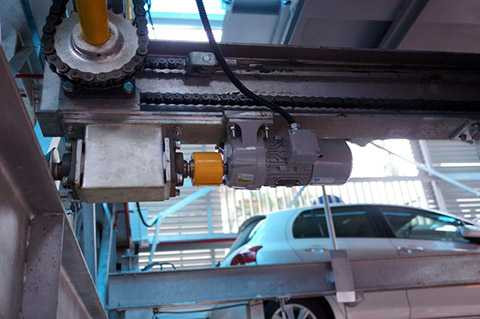 Giàn đỗ xe được trang bị hệ thống cảm biến thông minh