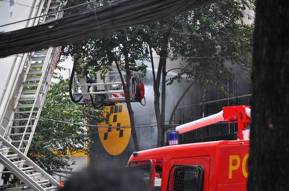 Cháy lớn ở 'Thế giới di động' giữa trung tâm Sài Gòn