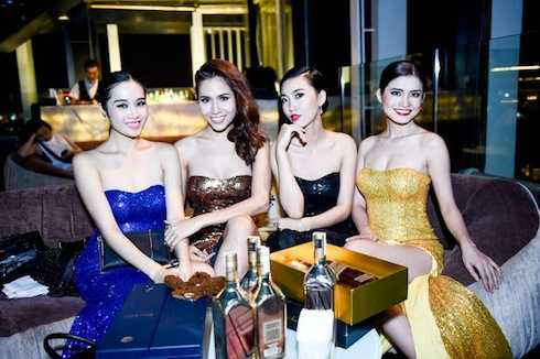 Các người mẫu tham gia sự kiện.