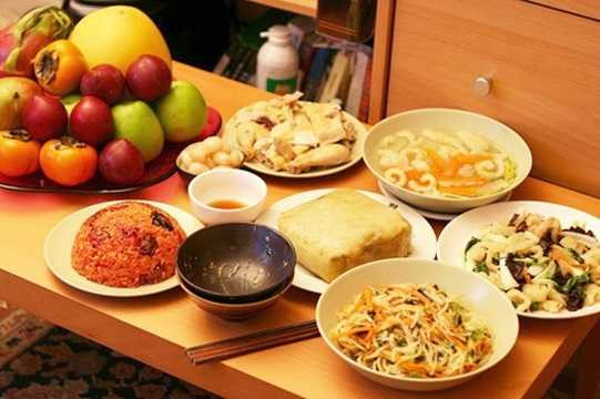 Tham khảo mâm cỗ cúng đơn giản và tiết kiệm chi phí. Tham khảo mâm cỗ cúng đơn giản và tiết kiệm chi phí.