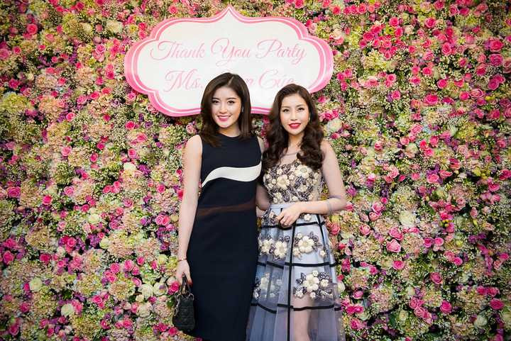 Huyền My và Lam Cúc là chị em thân thiết với nhau