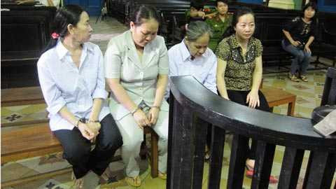 Đại gia, hám tình, ngậm đắng, chân dài, lột sạch, tài sản