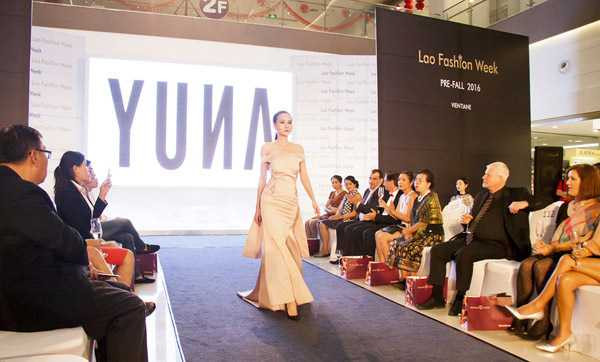 Được biết sau khi xuất hiện ấn tượng ở đêm khai mạc của LFW, Dương Yến Ngọc đã nhận được những lời mời hợp tác làm việc tại Lào. Cô dành thời gian lưu lại đây để tham gia chụp ảnh cho các tạp chí thời trang.