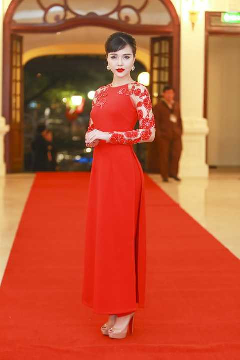 Á hậu cuộc thi Hoa hậu người Việt thế giới năm 2013 Trà Giang hiện đang nhận lời tham gia một dự án điện ảnh sẽ ra rạp trong năm 2016. 