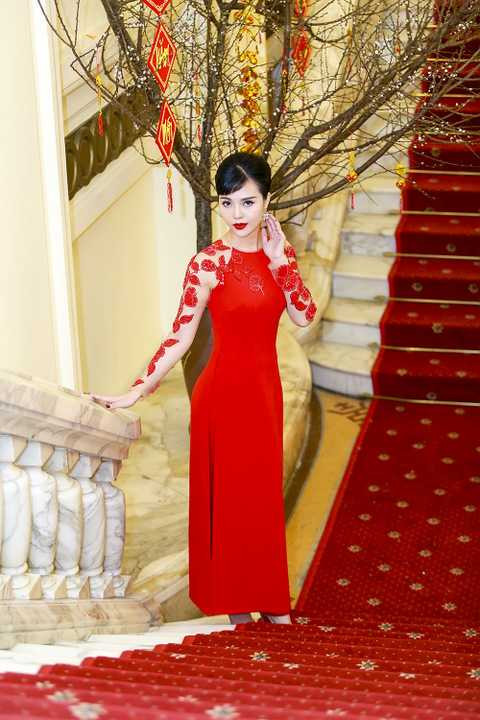 Đây là lần đầu tiên cô xuất hiện với tư cách diễn viên điện ảnh sau phim truyền hình Acapella.