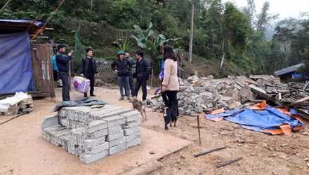 Chỉ trong vài phút sạt lở đất, ngôi nhà anh Tướng đã bị san phẳng. Ảnh: V.Chung