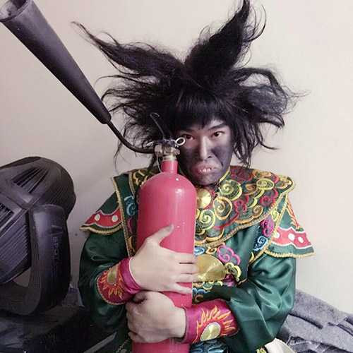 Thiên Lôi xấu xí do Minh Quân đóng cũng được NTK Đức Hùng thiết kế trang phục