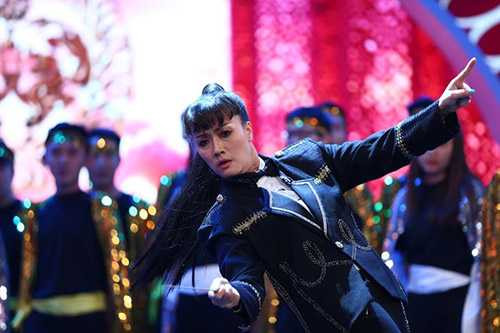 Vân Dung năm nay hóa thân thành Táo Giáo dục