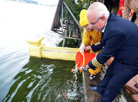 Hòa Thượng chia sẻ đã nhiều lần đi tàu bay Vietjet, chuyến đi nào cũng hanh thông. Hòa Thượng chúc Vietjet năm mới bay khắp thế giới đều gặp tốt lành, hành khách bay cùng Vietjet được an yên, may mắn. Hòa Thượng chia sẻ đã nhiều lần đi tàu bay Vietjet, chuyến đi nào cũng hanh thông. Hòa Thượng chúc Vietjet năm mới bay khắp thế giới đều gặp tốt lành, hành khách bay cùng Vietjet được an yên, may mắn.