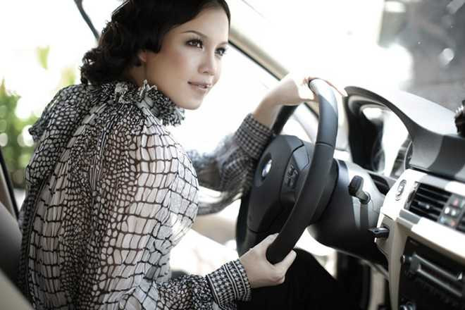 Á hậu Hoa hậu Việt Nam 2000 Ngọc Oanh.