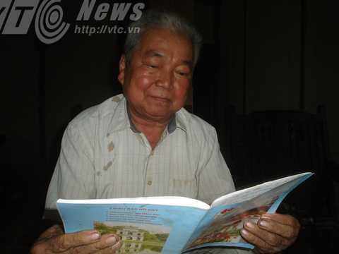 Ông Cảnh đọc di chúc của bố ông dặn rằng phải làm lễ giải bùa cho vợ ông khi ông chết