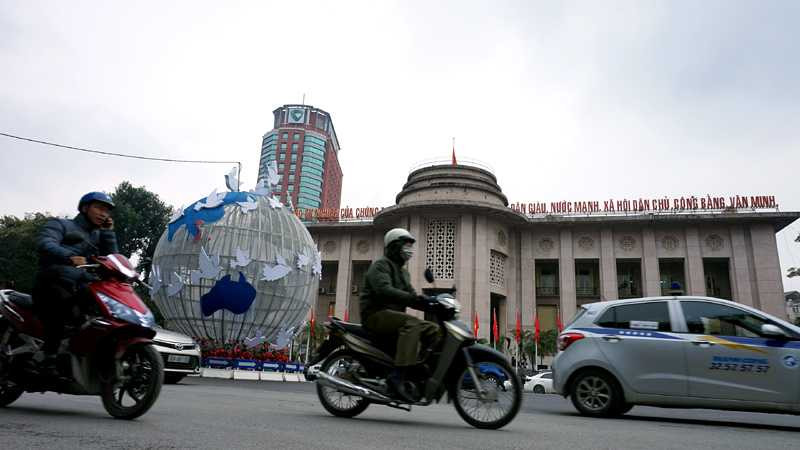 Những địa điểm quen thuộc ở Thủ đô đều được trang trí đón tết