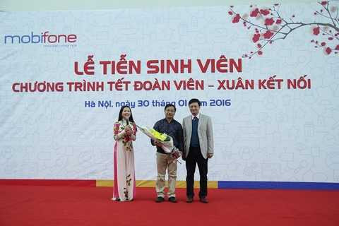 Đại diện MobiFone ông Nguyễn Quốc chính - Giám Đốc MobiFone TP Hà Nội 1