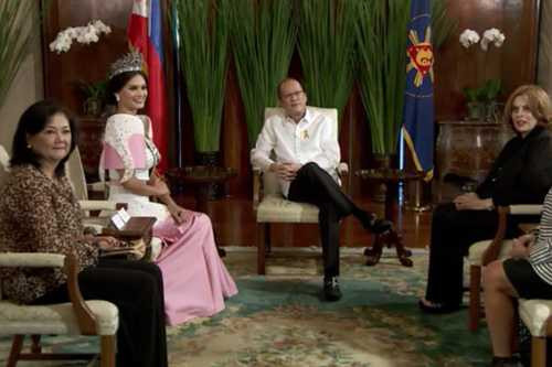 .. và hé lộ cuộc nói chuyện giữa cô và tổng thống Benigno Aquino .. và hé lộ cuộc nói chuyện giữa cô và tổng thống Benigno Aquino