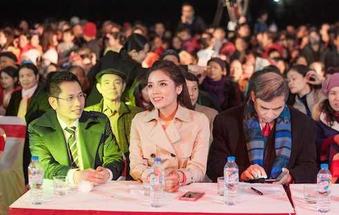 Kỳ Duyên sắp xếp thời gian đi làm từ thiện trước Tết.