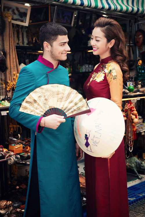 Jennifer Phạm diện áo dài đi sắm đồ Tết cùng 'trai lạ'