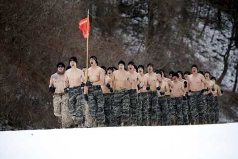 Đội hình tập trận chung của các binh sỹ Hàn Quốc và Mỹ