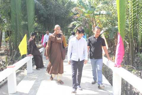 Vì lẽ đó, quỹ Trái tim đồng cảm (Ly Hải - Minh Hà) phối hợp cùng đại đức Thích Minh Phước cùng tổ chức chương trình Niềm vui di lặc, đem niềm vui và tình thương từ bi chia sẽ khó khăn đến các cụ già neo đơn và người tàn tật.