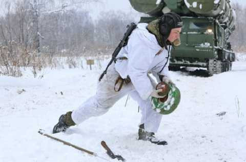 Quả mìn cùng ngòi nổ của nó sẽ được di chuyển sang một vị trí an toàn Quả mìn cùng ngòi nổ của nó sẽ được di chuyển sang một vị trí an toàn
