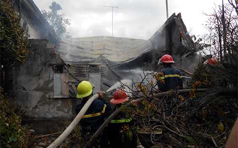 Cháy kho, phụ tùng xe máy, tiền tỉ ra tro, Đà Nẵng, hỏa hoạn