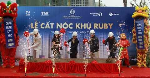 Khu Ruby – Tổ hợp căn hộ cao cấp Goldmark City đã được tiến hành cất nóc ngày 31/01/2016.