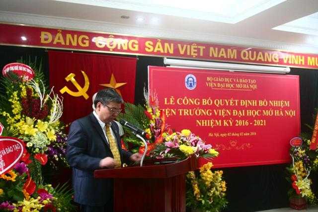 Tân viện trưởng ĐH Mở Hà Nội phát biểu tại lễ nhận chức