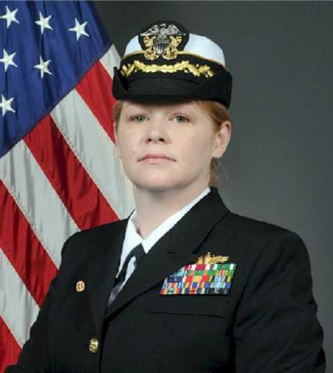 Nữ hạm trưởng Amy Graham