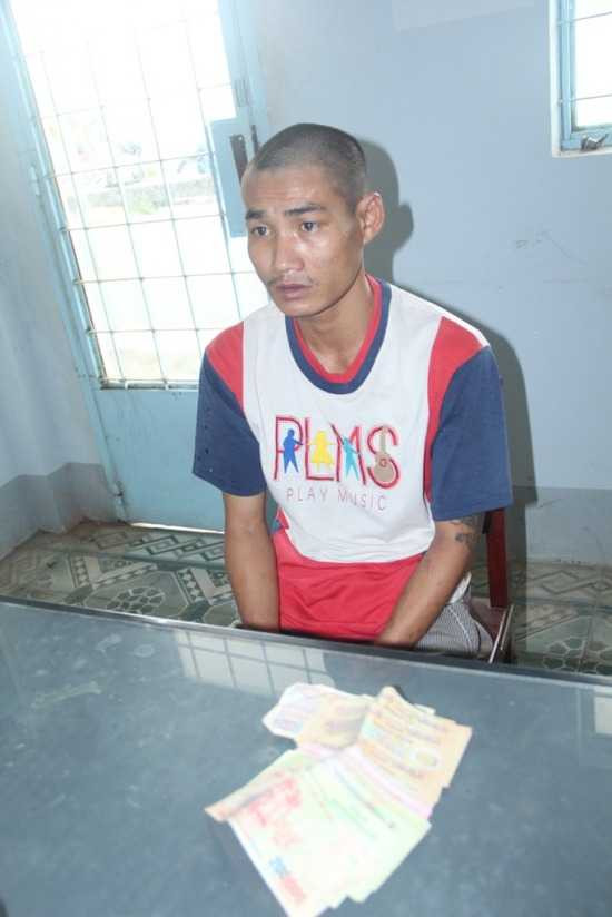 Đối tượng Ổn và tang vật khi bị cơ quan Công an bắt giữ