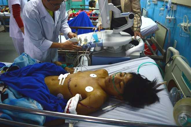 Sau khi được phẫu thuật, <a href='https://vtcnews.vn/suc-khoe.321.0.html' >sức khoẻ</a> của Hiệu đang dần ổn định trở lại. Ảnh: Văn Được.