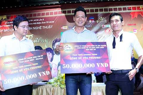 Bình Minh và chương trình từ thiện 'Sống để yêu thương'.