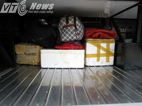 Tư trang, hàng hóa của công nhân được nhà xe sắp xếp gọn gàng, cẩn thận