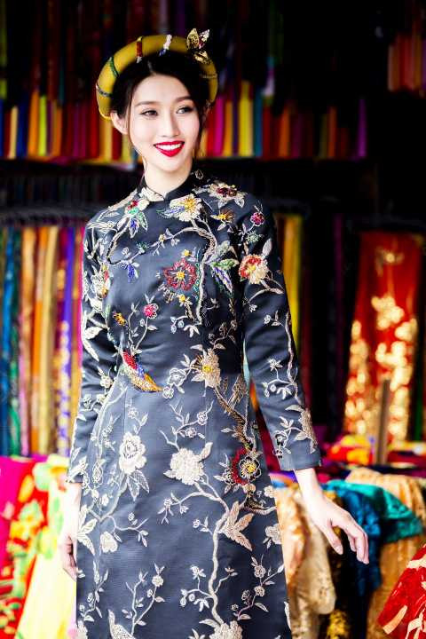 Hiện tại, Quỳnh Châu đang là người mẫu trẻ sáng giá, tham gia hầu hết những show diễn thời trang lớn nhỏ trong nước. 