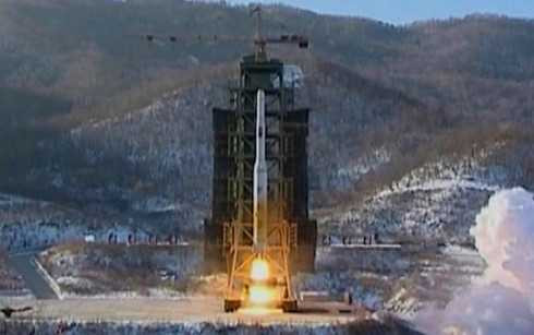 Tên lửa Unha-3 rời bệ phóng