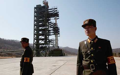 Lính Triều Tiên tại một bãi phóng tên lửa của nước này