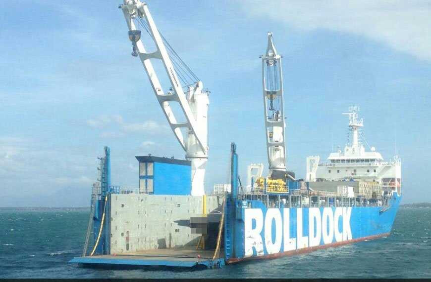 Cận cảnh tàu ngầm Đà Nẵng trên vịnh Cam Ranh