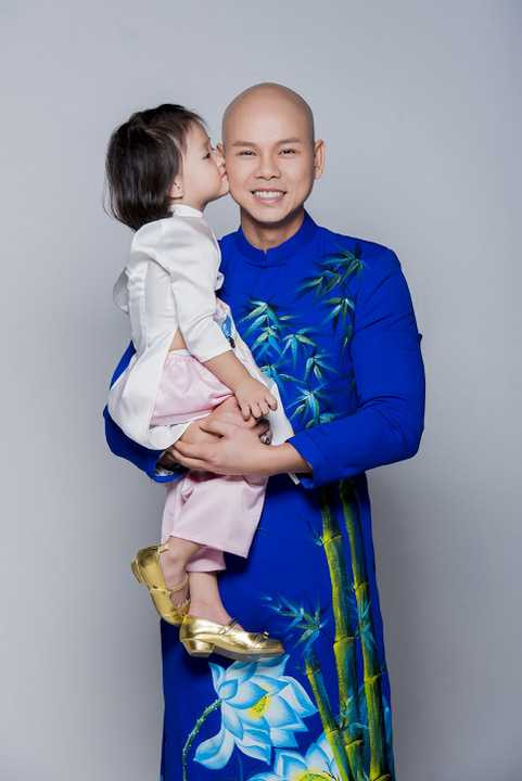 Nhân dịp chuẩn bị đón năm Bính Thân, Phan Đinh Tùng gửi lời chúc tốt đẹp nhất đến những khán giả đã luôn theo sát, ủng hộ anh trên con đường hoạt động nghệ thuật. 