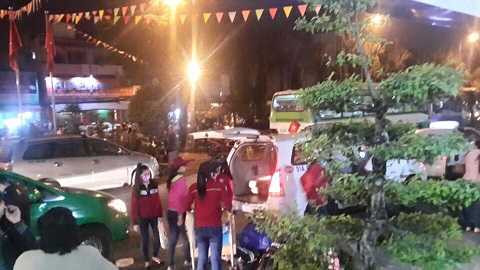 Hình ảnh bến xe miền đông lúc 3 giờ 30 sáng ngày 5/2