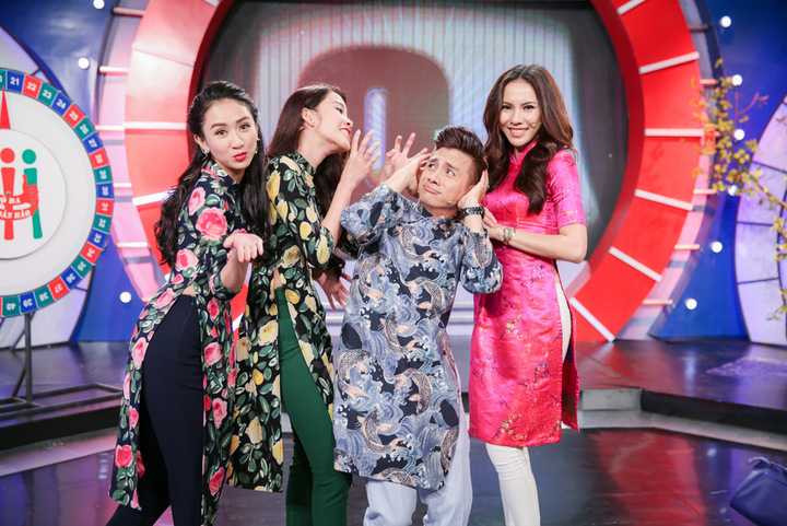 Lời chia sẻ của Nam Em gây bất ngờ và để lại nhiều thiện cảm bởi đây là lần đầu tiên có một khách mời dành toàn bộ số tiền để gửi tặng lại cho hoạt động <a href='https://vtcnews.vn/xa-hoi.2.0.html' >xã hội</a>.